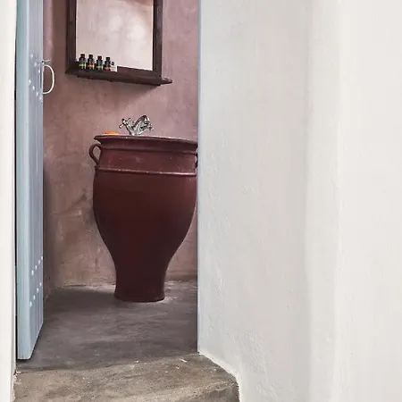 Vakantiehuis 2 Bedroom Charming With Outdoors Jacuzzi Megalochori (Santorini)