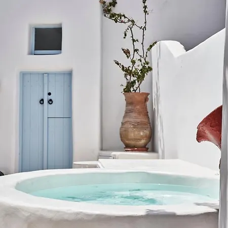 2 Bedroom Charming With Outdoors Jacuzzi *