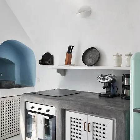 2 Bedroom Charming With Outdoors Jacuzzi Megalochori (Santorini)