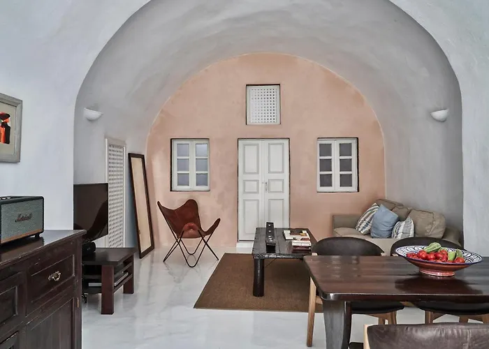 2 Bedroom Charming With Outdoors Jacuzzi 메갈로호리