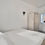 2 Bedroom Charming With Outdoors Jacuzzi Prázdninový dům Megalochori (Santorini)