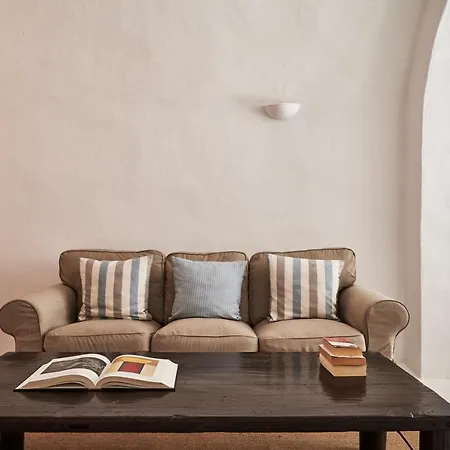 Vakantiehuis 2 Bedroom Charming With Outdoors Jacuzzi Megalochori (Santorini)