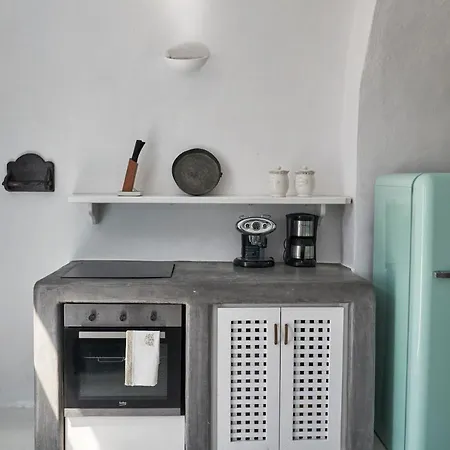 2 Bedroom Charming With Outdoors Jacuzzi * Megalochori (Santorini)