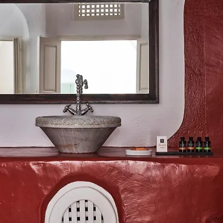 بيت للعطل 2 Bedroom Charming With Outdoors Jacuzzi *