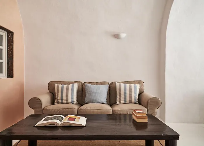 Dom wakacyjny 2 Bedroom Charming With Outdoors Jacuzzi Megalochori (Santorini)