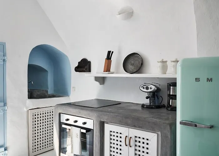 2 Bedroom Charming With Outdoors Jacuzzi Megalochori (Santorini)